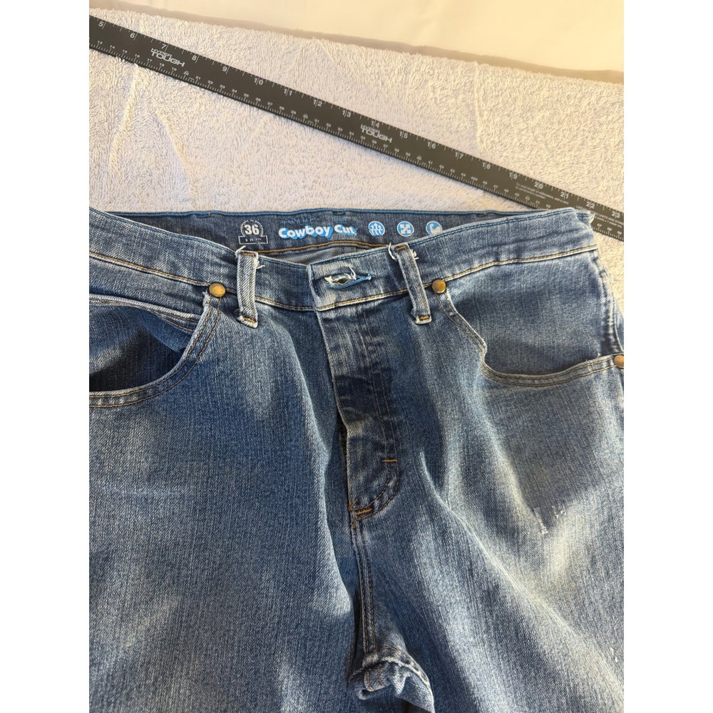 Wrangler Cowboy Cut Mens Jeans 35x30 Medium Wash Straight Leg Denim 1036MAVMR